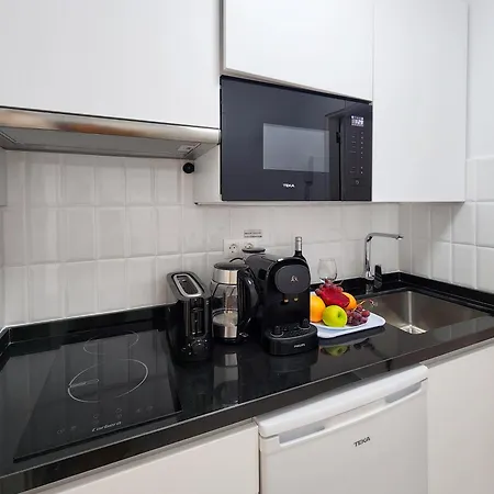 Cozy B - Cristianos *