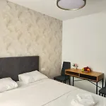 Cozy B - Cristianos